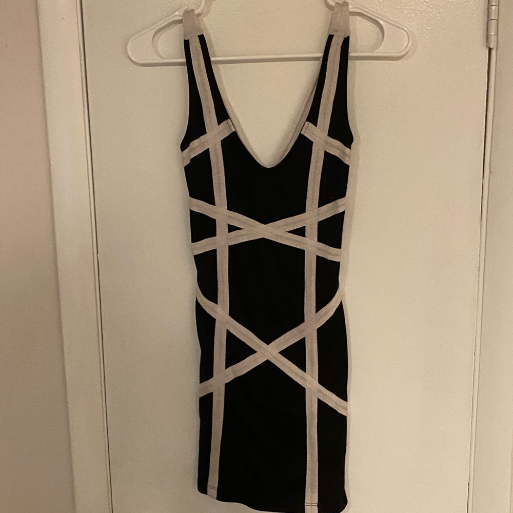 Black and white backless